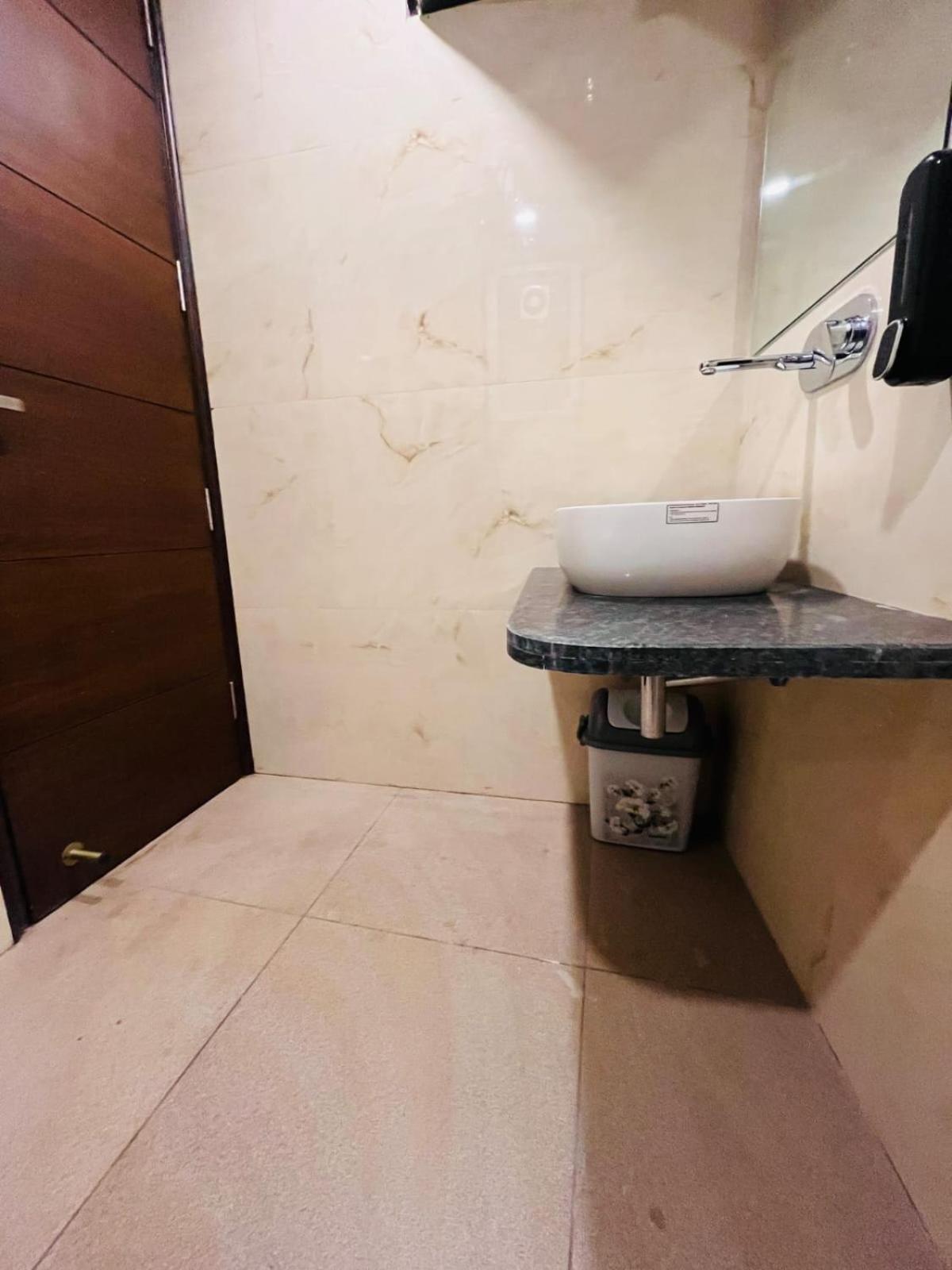 Frankstay By Hotel Mayfair Newly Built - Ню Делхи Екстериор снимка